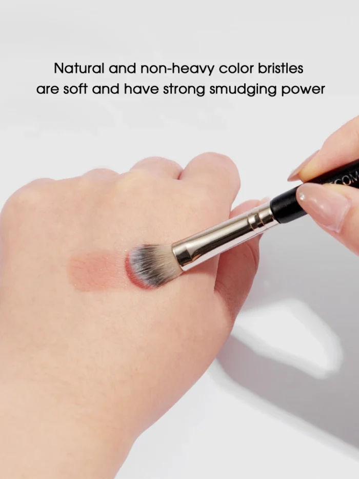 Double-headed painting eyeshadow brush novice makeup brush soft hair does not eat powder natural dizzy dye easy makeup - Image 4